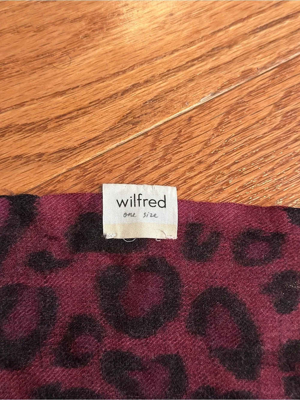 Wilfred Aritzia Burgundy Black Leopard Print Wool Scarf Fringe One Size